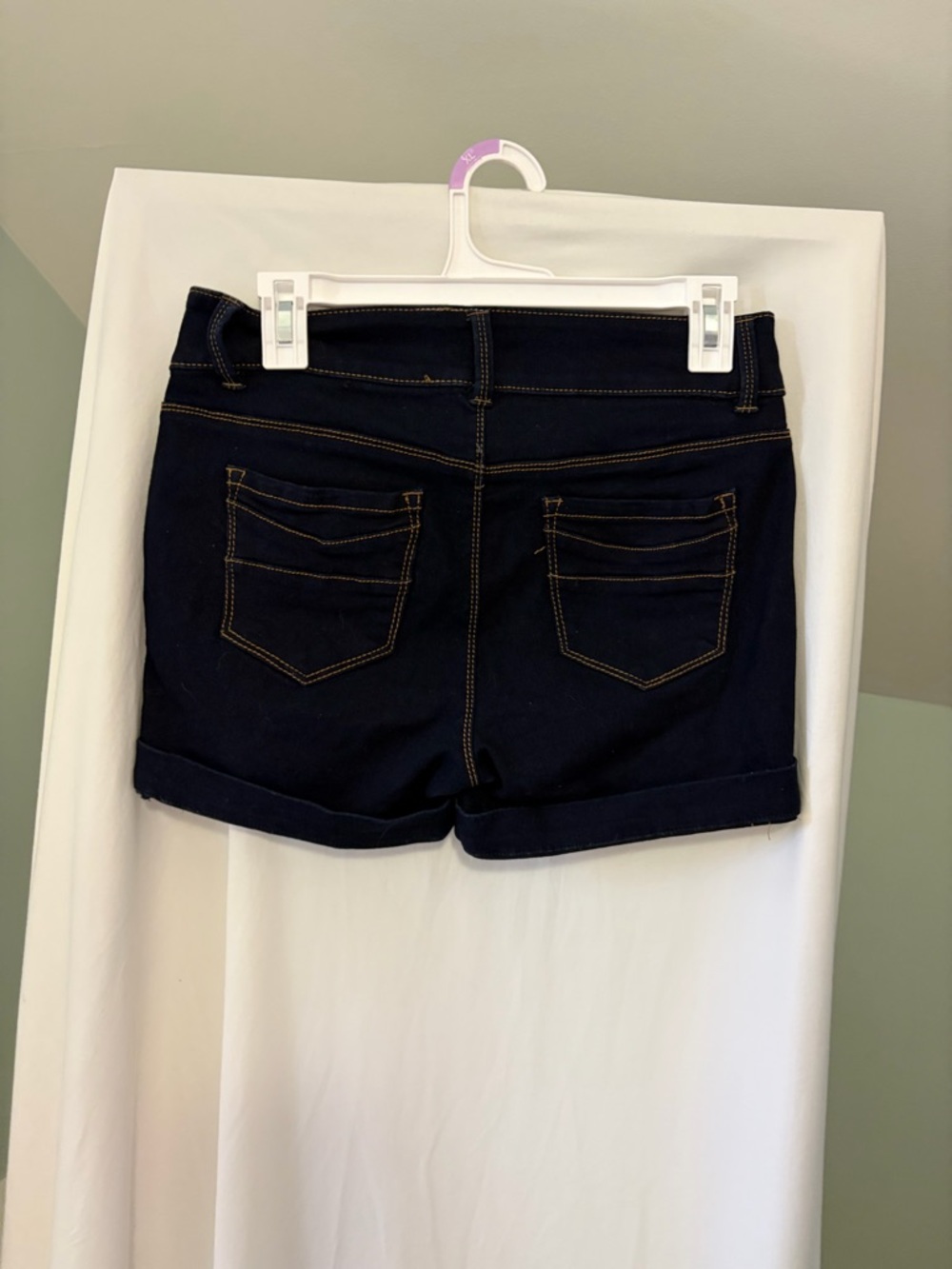 d. jeans Dark Indigo Rolled Hem Denim Shorts size 6 - Picture 3 of 7